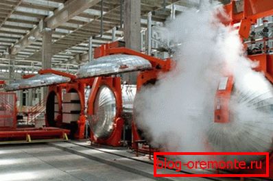 Aici este instalarea autoclavului. Cu ajutorul lor, materialul are o rezistență excelentă și într-un timp relativ scurt (aproximativ 12 ore) Aici este instalarea autoclavului. Cu ajutorul lor, materialul are o rezistență excelentă și într-un timp relativ scurt (aproximativ 12 ore)